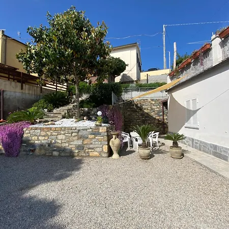 Dama Apartment