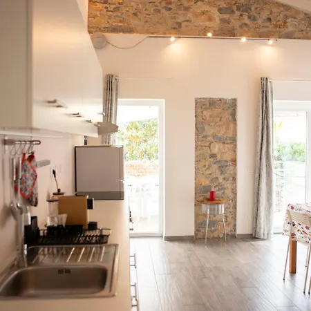 Dama Apartment *